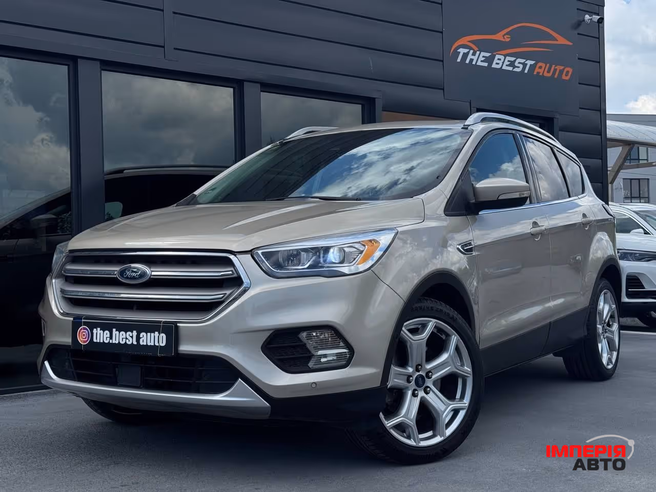 Ford Escape - фото 1