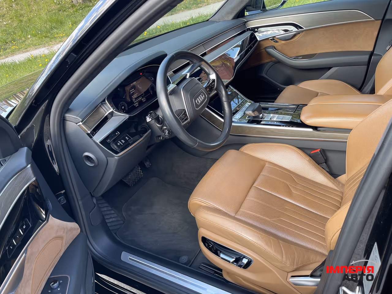 Audi A8 - фото 12