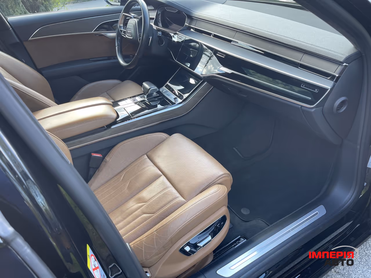Audi A8 - фото 10
