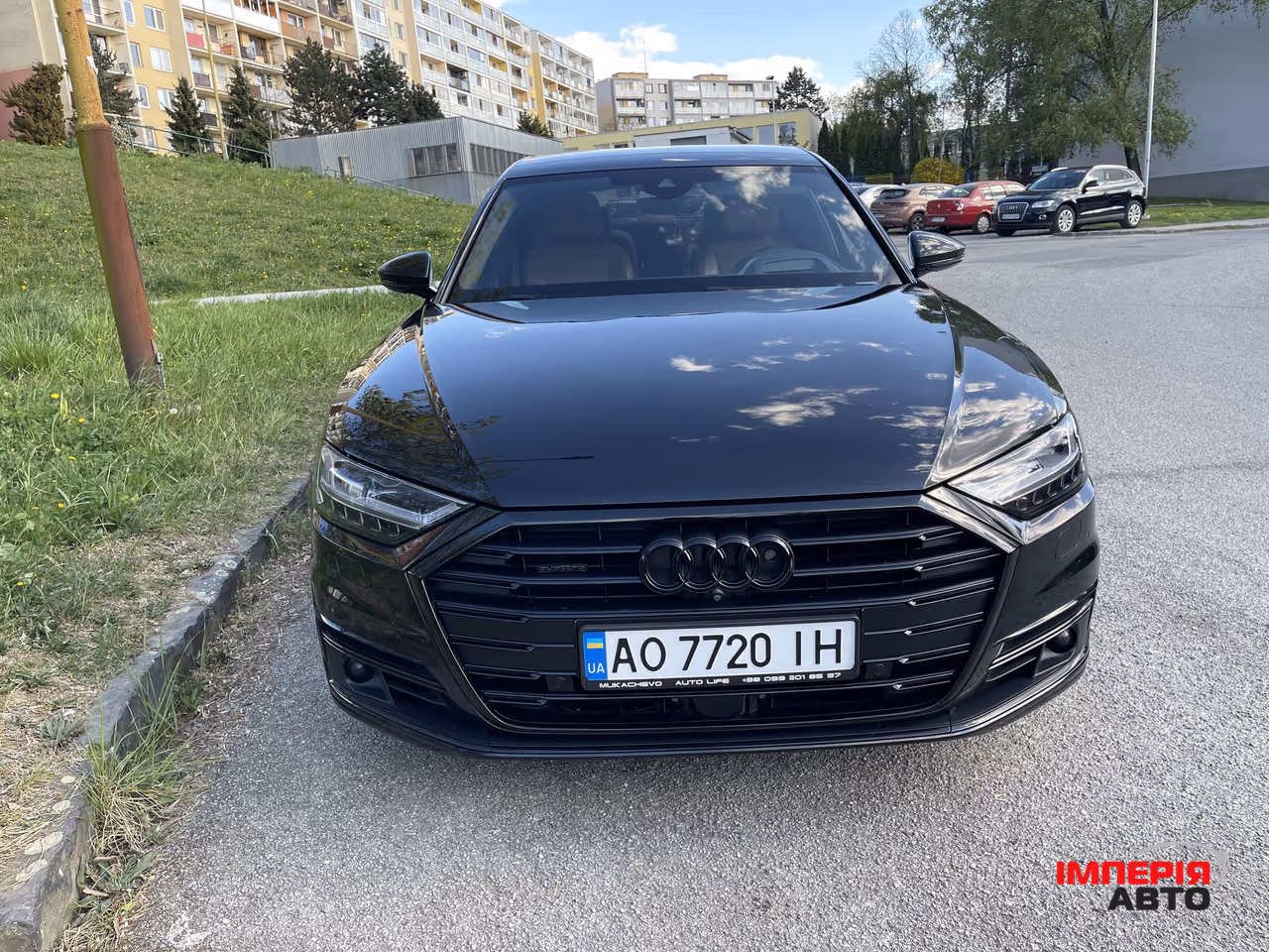 Audi A8 - фото 1