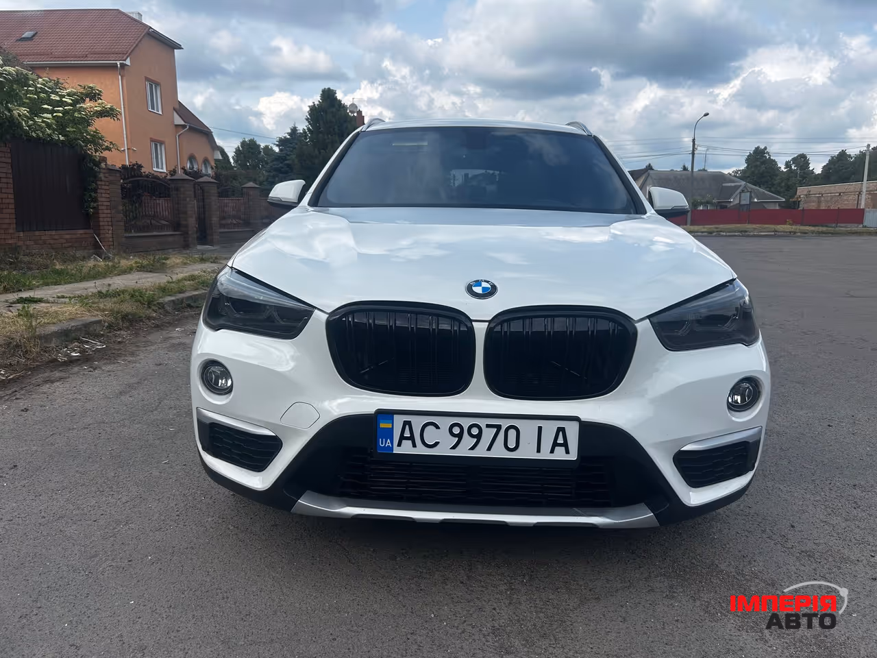 BMW X1 - фото 1