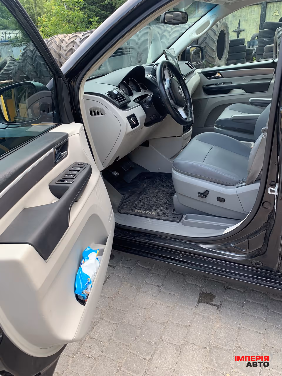 Volkswagen Routan - фото 9