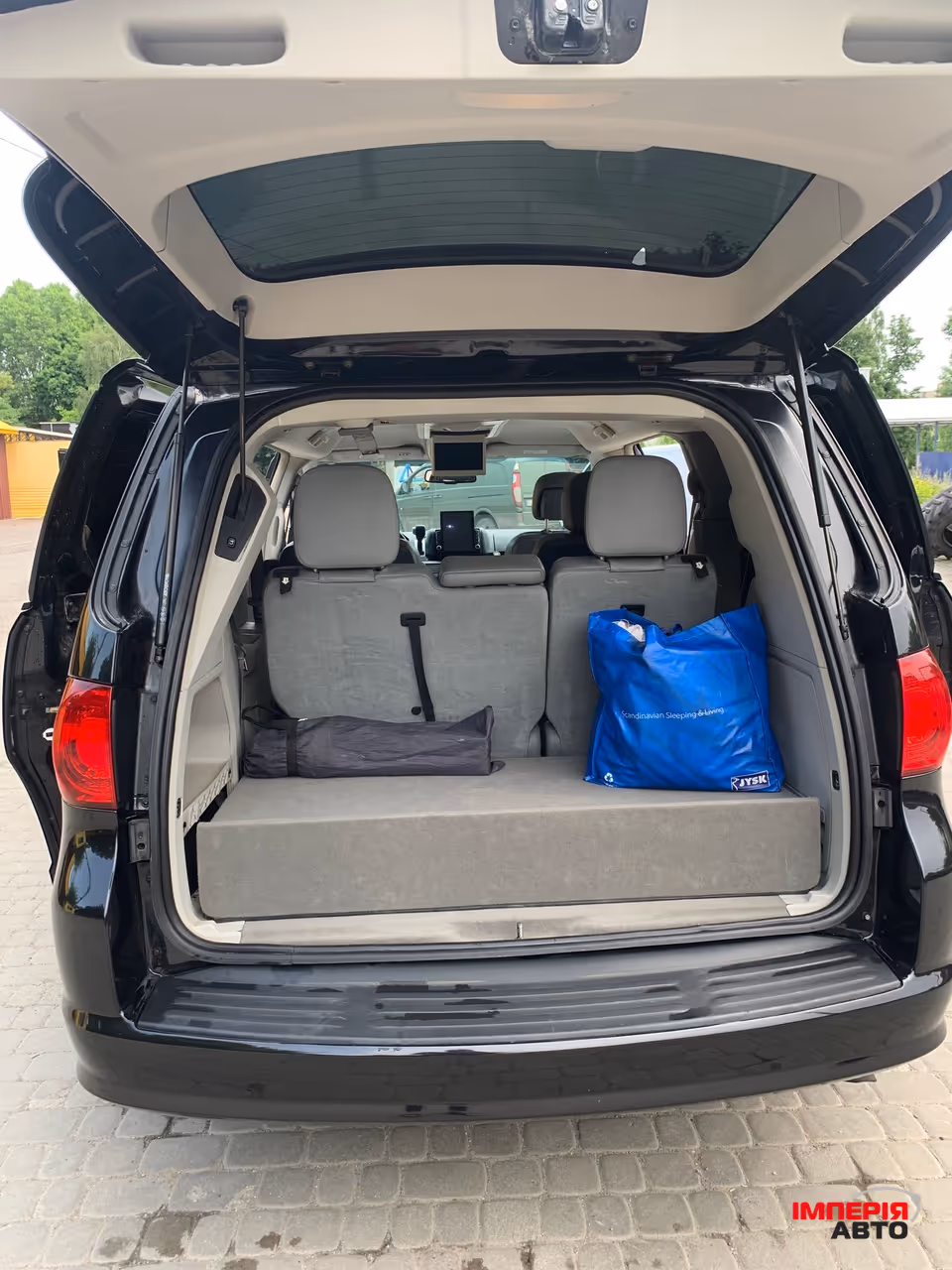 Volkswagen Routan - фото 7