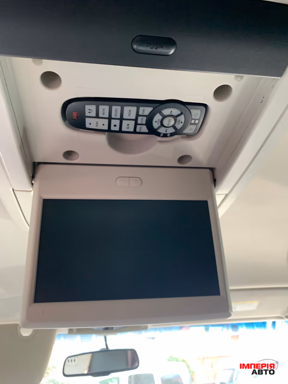 Volkswagen Routan - фото 14