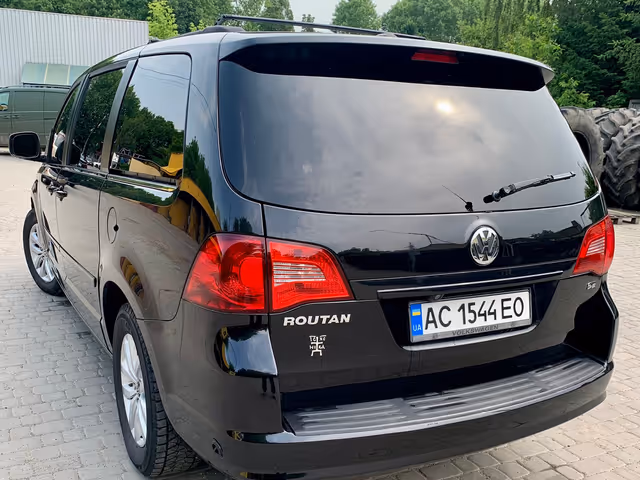 Volkswagen Routan - фото 4