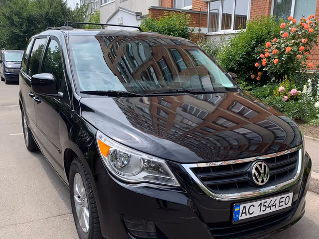 Volkswagen Routan - фото 2