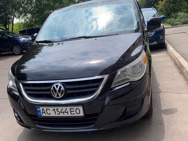 Volkswagen Routan - фото 1