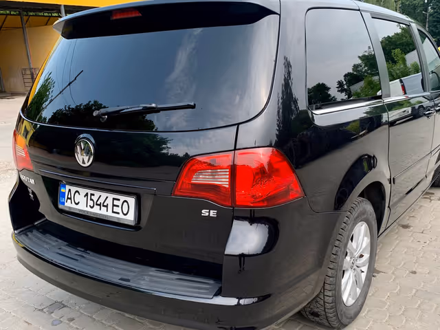 Volkswagen Routan - фото 3
