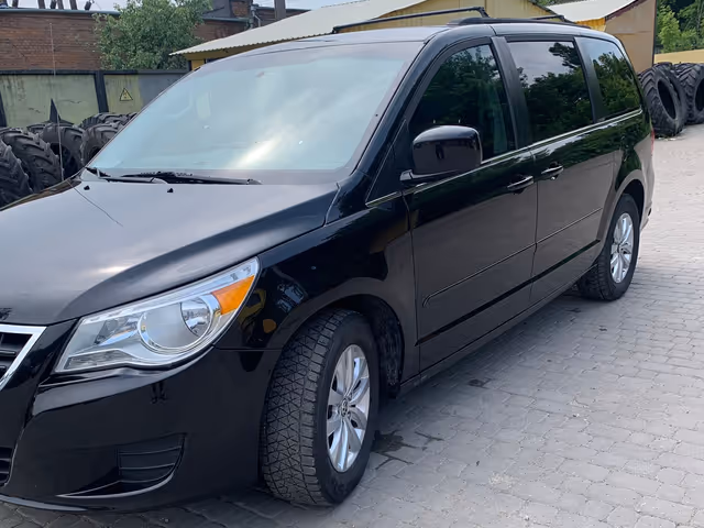 Volkswagen Routan - фото 5