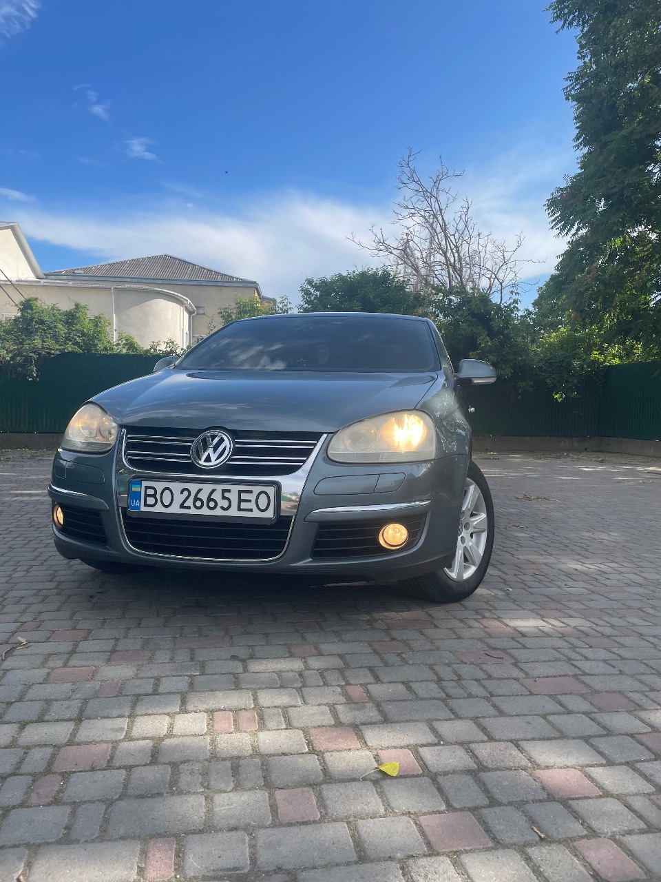 Volkswagen Jetta - фото 1