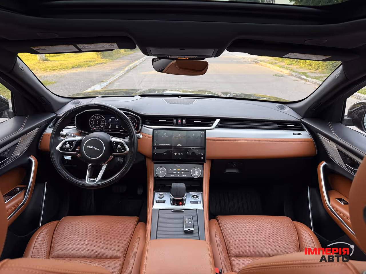 Jaguar F-Pace - фото 17