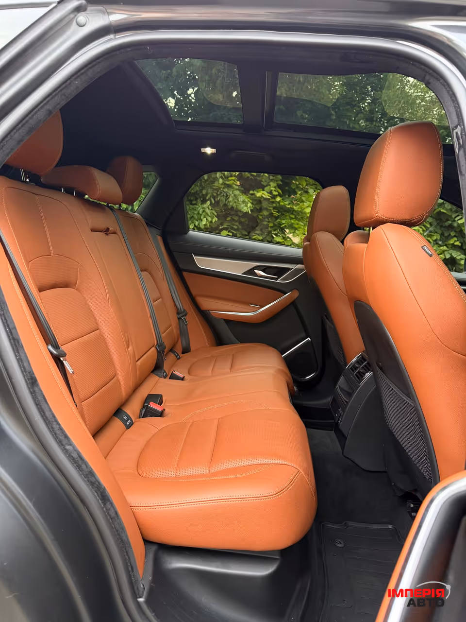 Jaguar F-Pace - фото 14