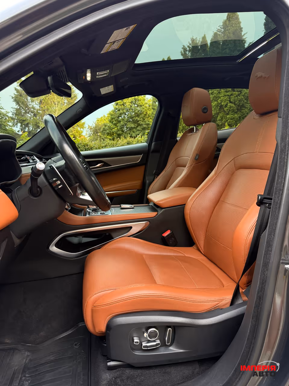 Jaguar F-Pace - фото 10