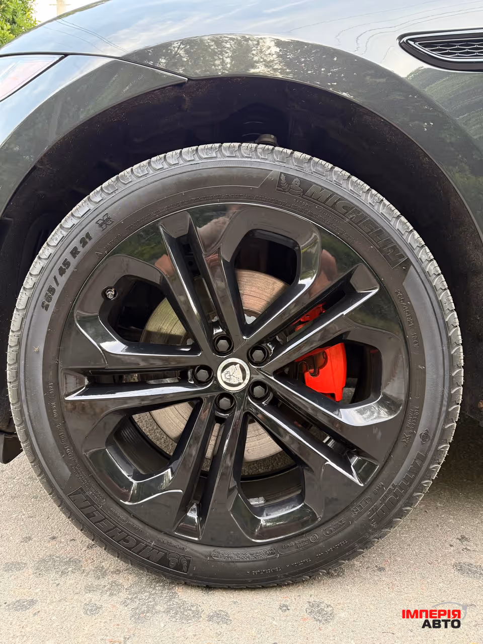 Jaguar F-Pace - фото 8