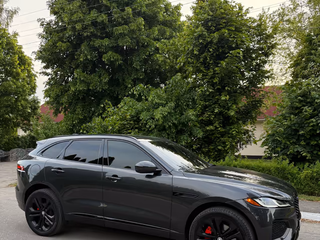 Jaguar F-Pace - фото 3