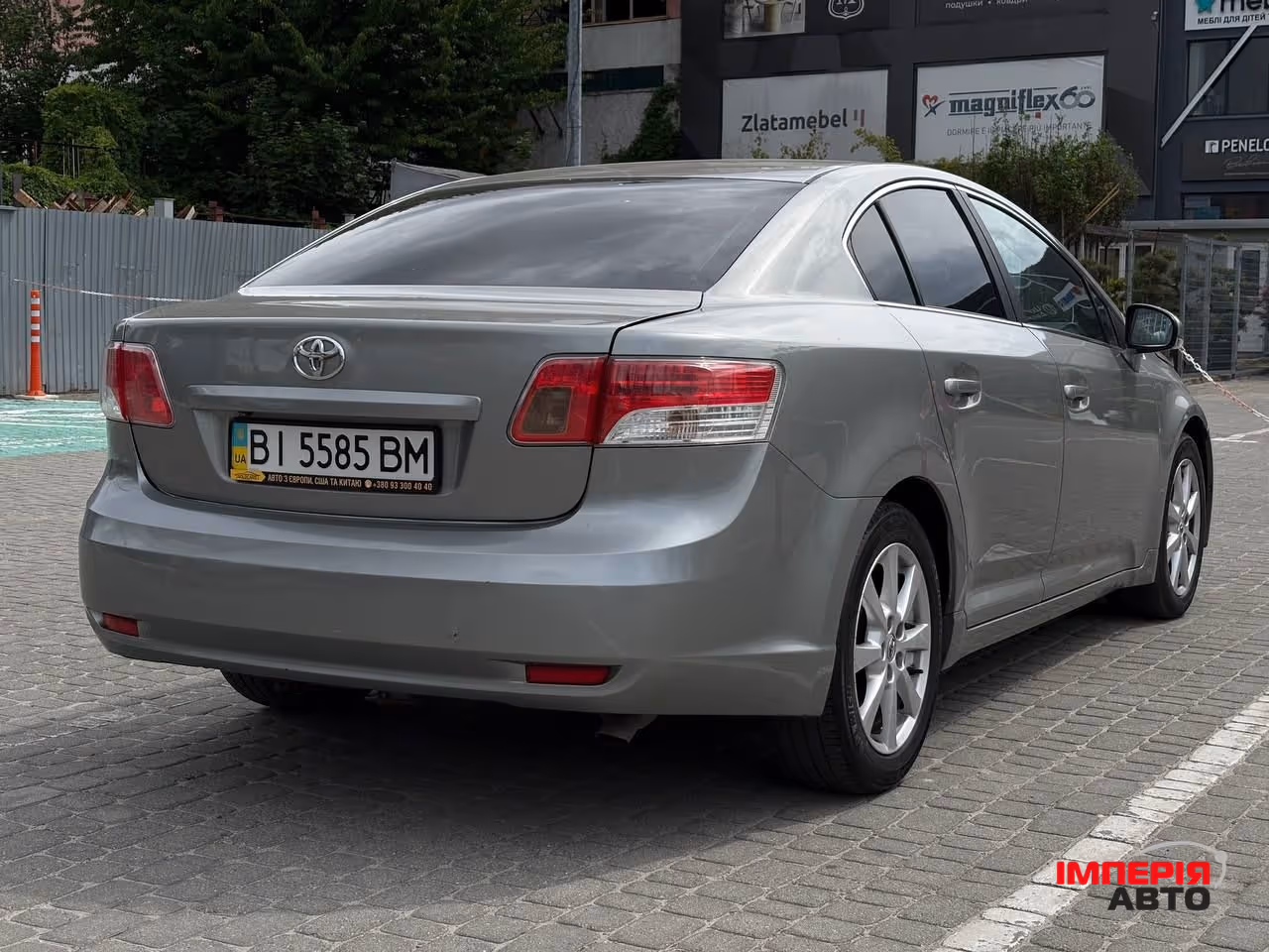 Toyota Avensis - фото 7