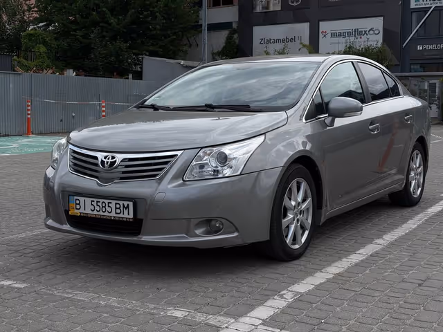 Toyota Avensis - фото 5