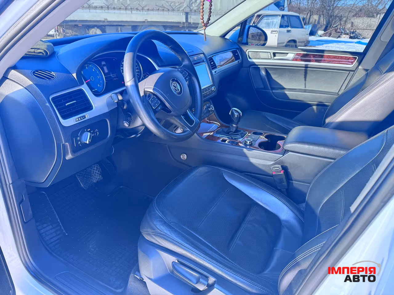 Volkswagen Touareg - фото 12