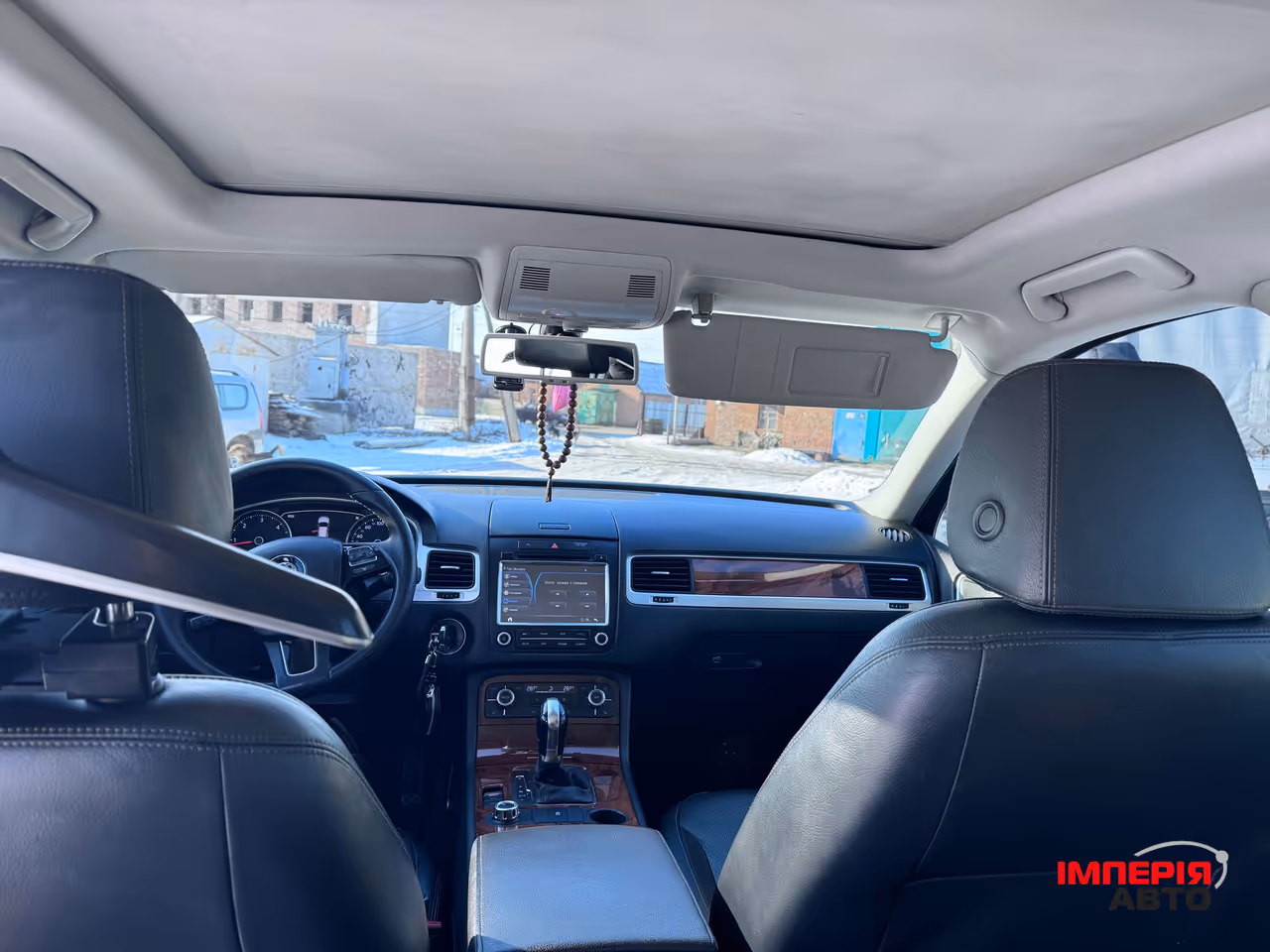 Volkswagen Touareg - фото 11