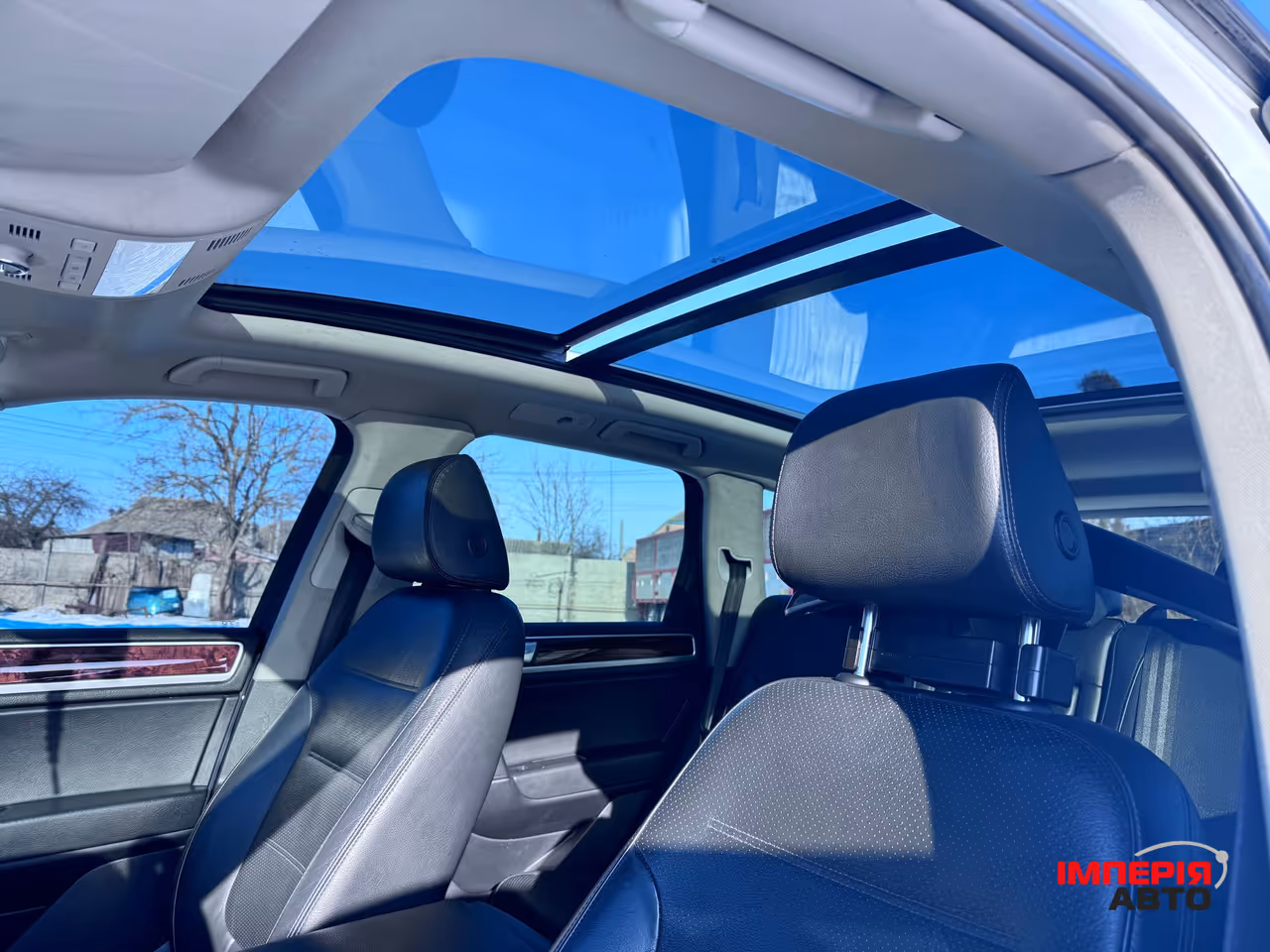 Volkswagen Touareg - фото 10