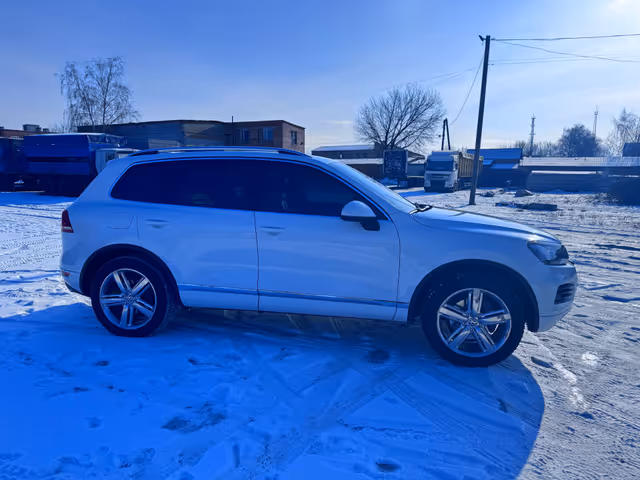 Volkswagen Touareg - фото 4