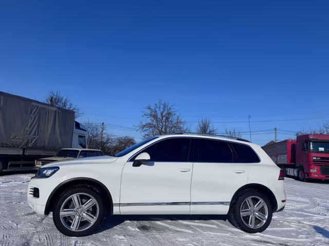 Volkswagen Touareg - фото 5