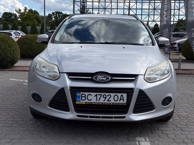Ford Focus - фото 5