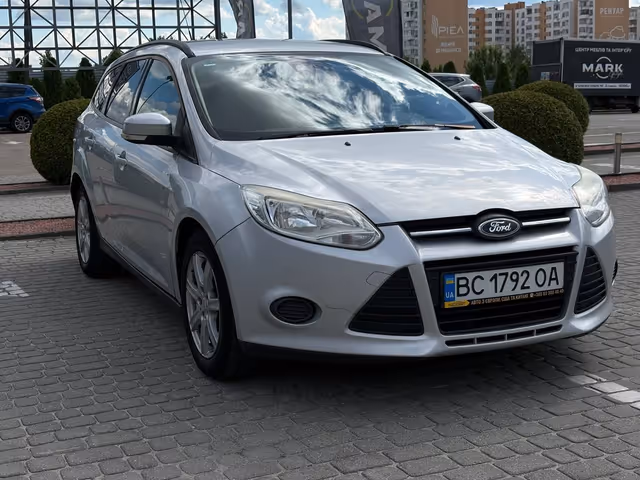 Ford Focus - фото 1