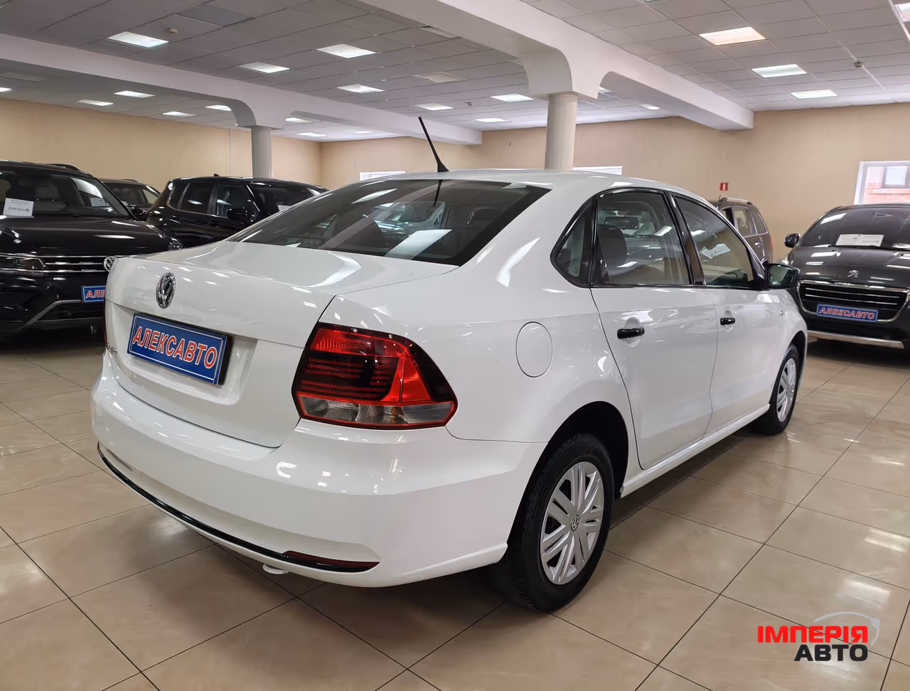 Volkswagen Polo - фото 4
