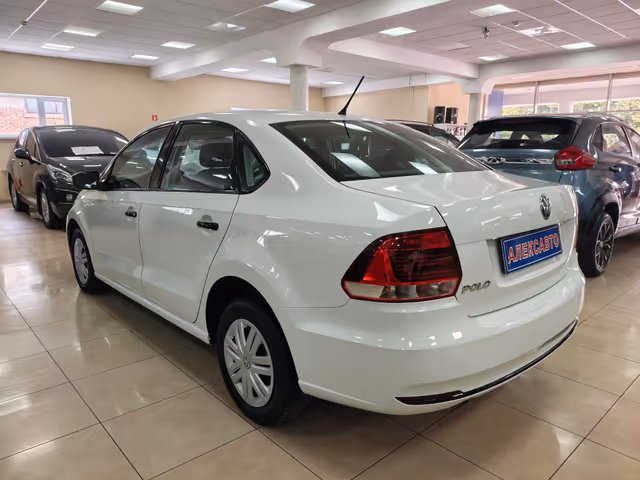 Volkswagen Polo - фото 2