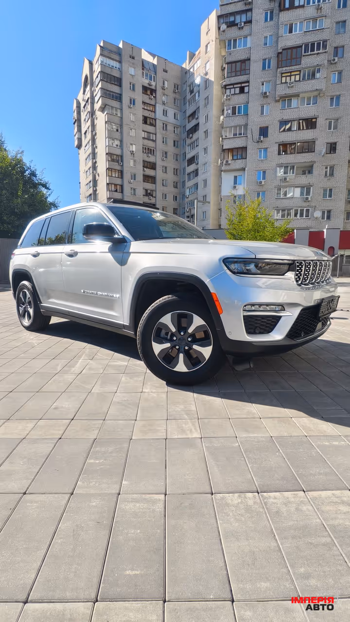 Jeep Grand Cherokee - фото 12