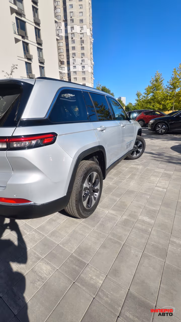 Jeep Grand Cherokee - фото 5