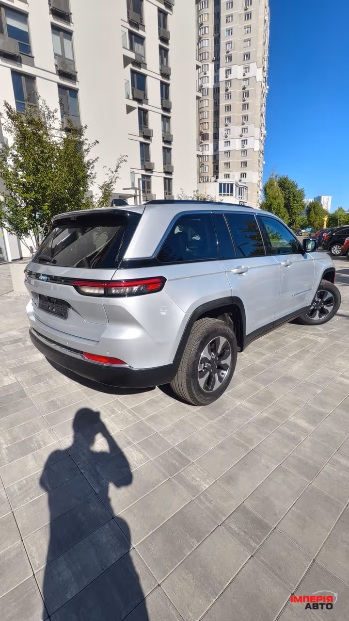 Jeep Grand Cherokee - фото 9