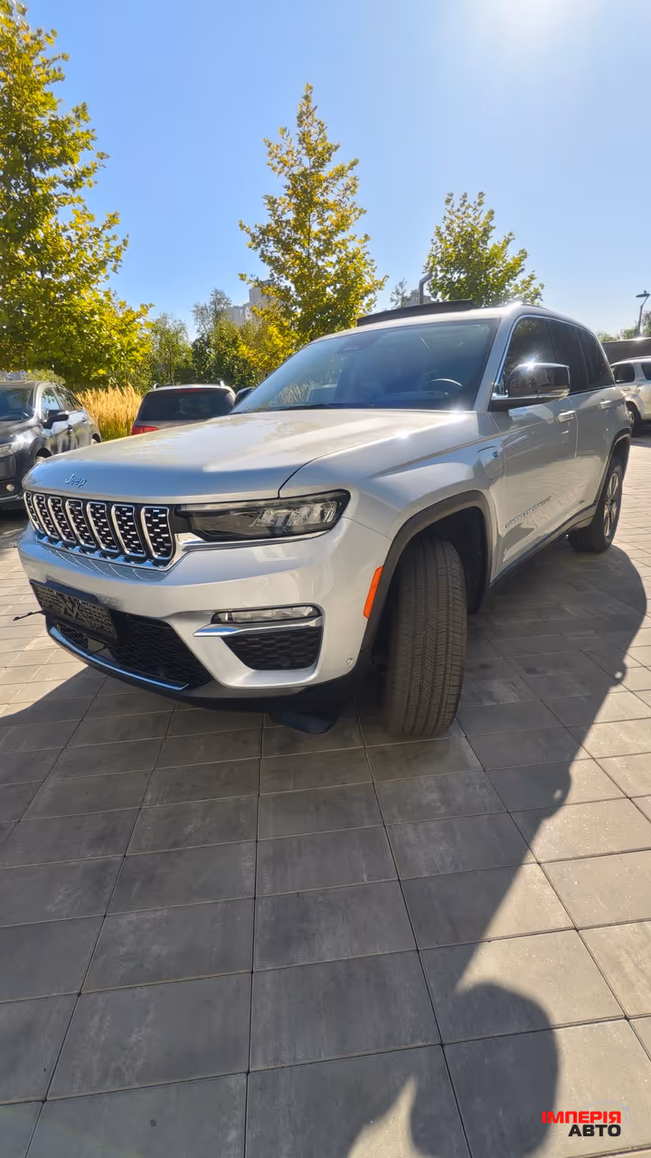 Jeep Grand Cherokee - фото 8