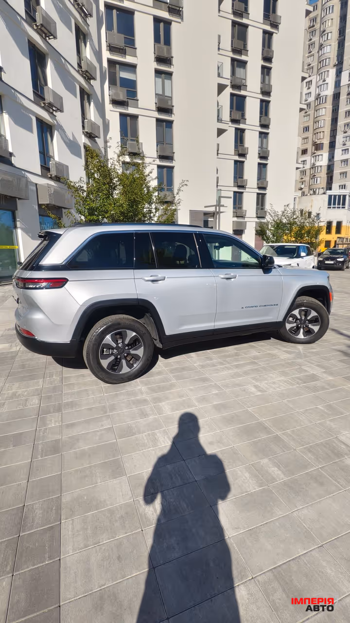 Jeep Grand Cherokee - фото 4