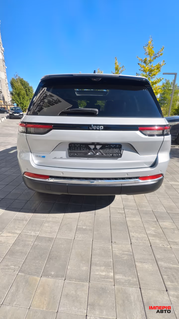 Jeep Grand Cherokee - фото 7