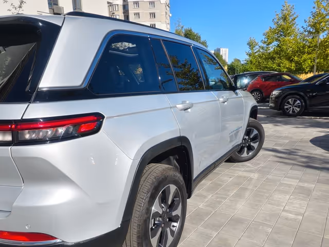 Jeep Grand Cherokee - фото 5