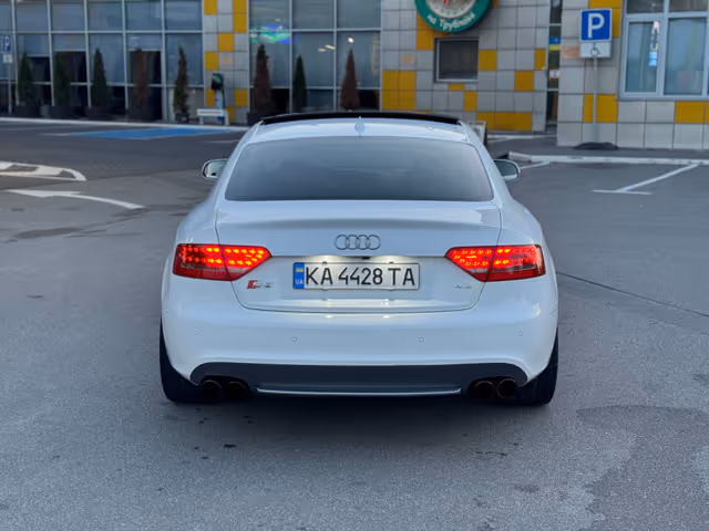 Audi S5 - фото 5