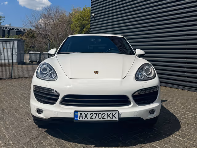 Porsche Cayenne - фото 1