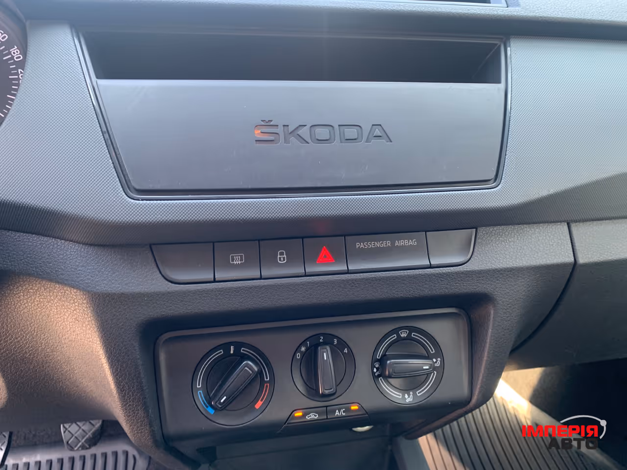 Skoda Fabia - фото 23