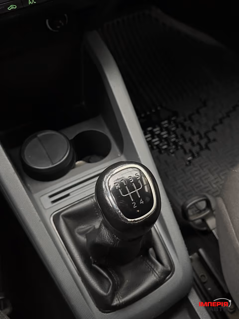 Skoda Fabia - фото 19