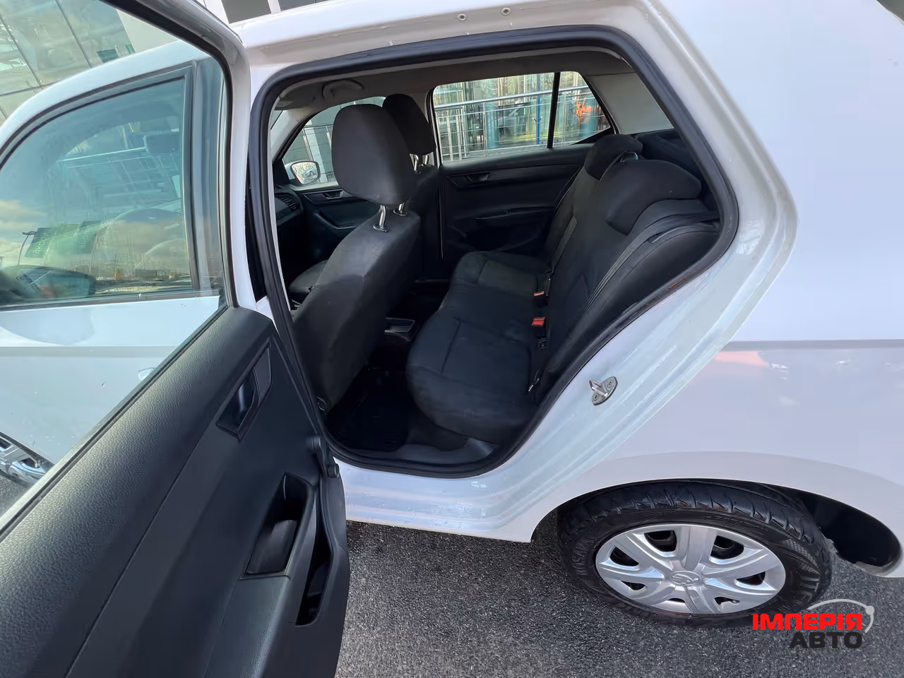 Skoda Fabia - фото 5
