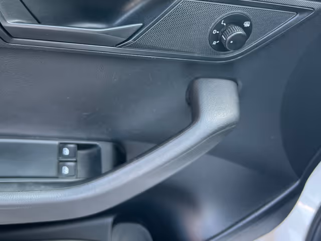 Skoda Fabia - фото 4