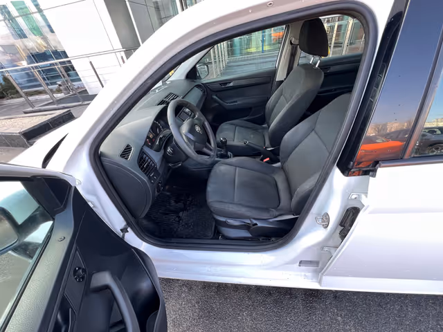 Skoda Fabia - фото 2
