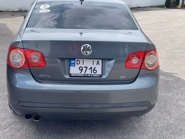 Volkswagen Jetta - фото 4