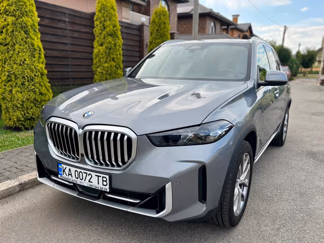BMW X5 - фото 1