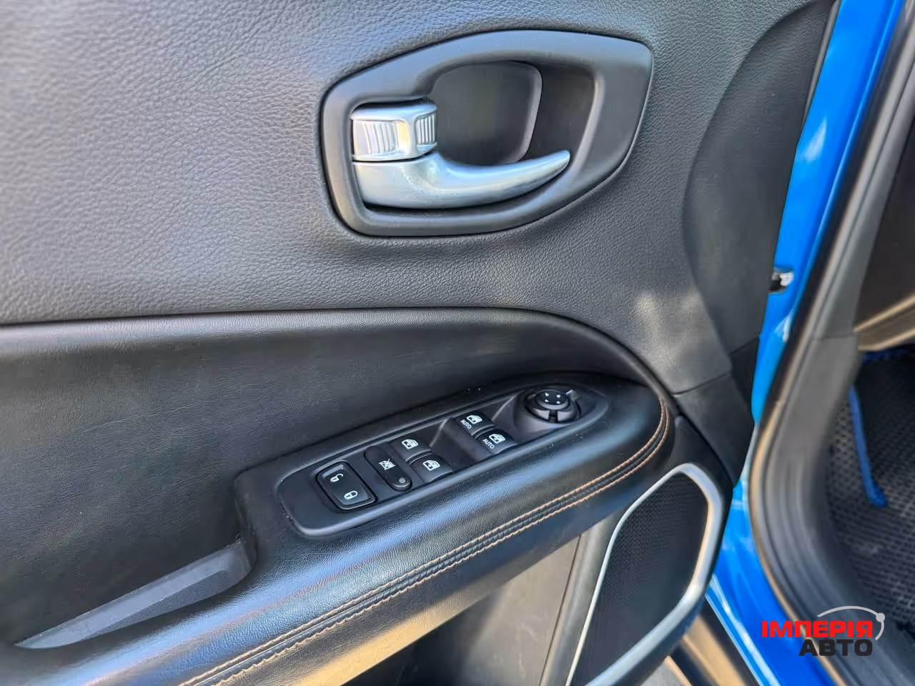 Jeep Compass - фото 17