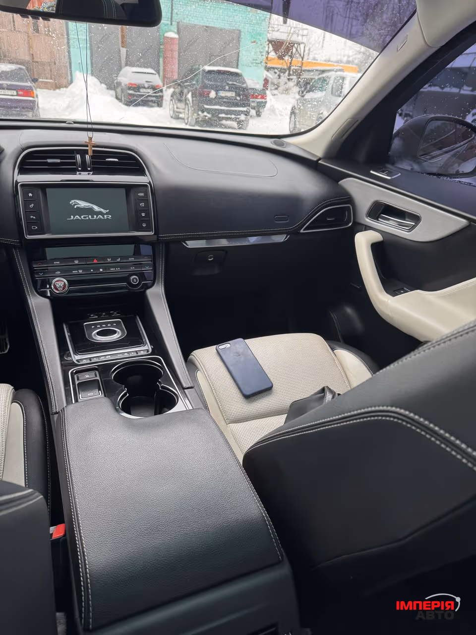 Jaguar F-Pace - фото 7