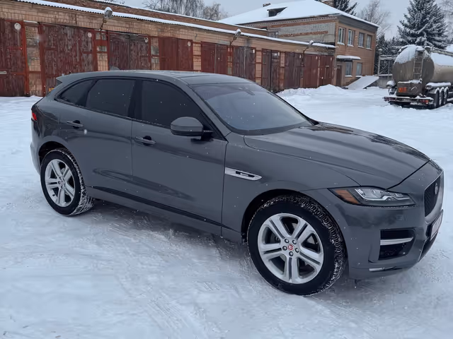 Jaguar F-Pace - фото 3