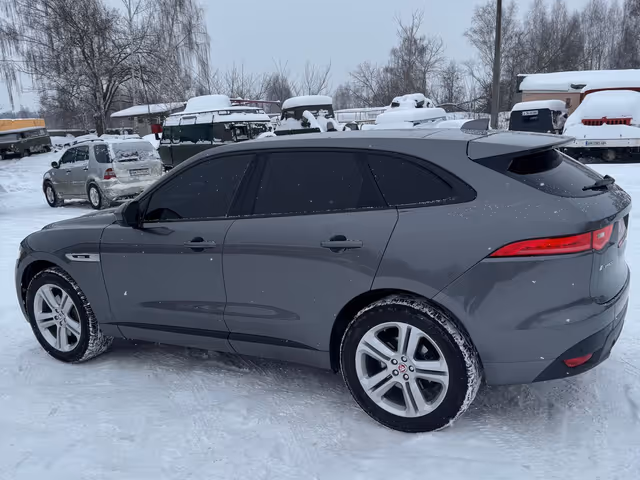 Jaguar F-Pace - фото 5